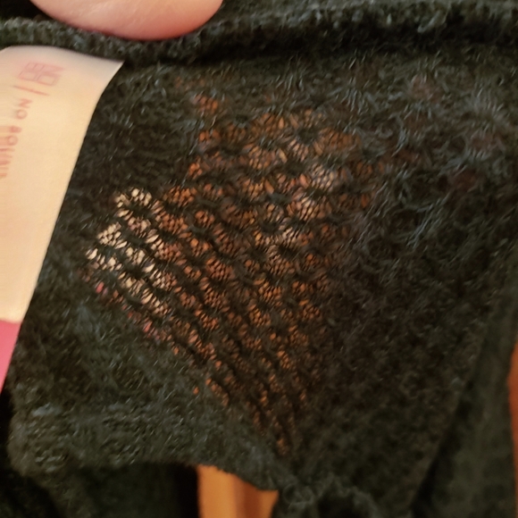 Very petty, dark green, long sleeve, sweater with key hole back. Size small. - Picture 6 of 6